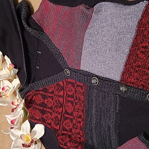 Macy's Hooded Sweater - Picture 5 of 10